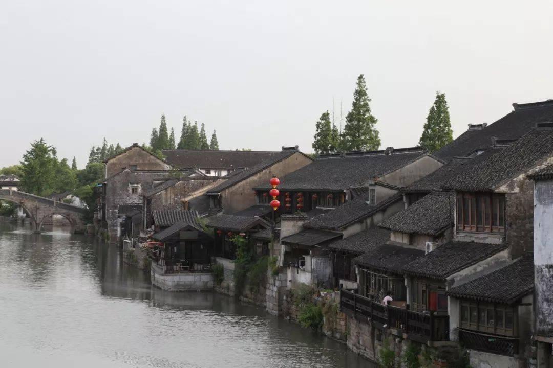 智慧蜗牛问答-专业解答 许多朋友都有熬夜的坏习惯,长期熬夜有哪些危害?